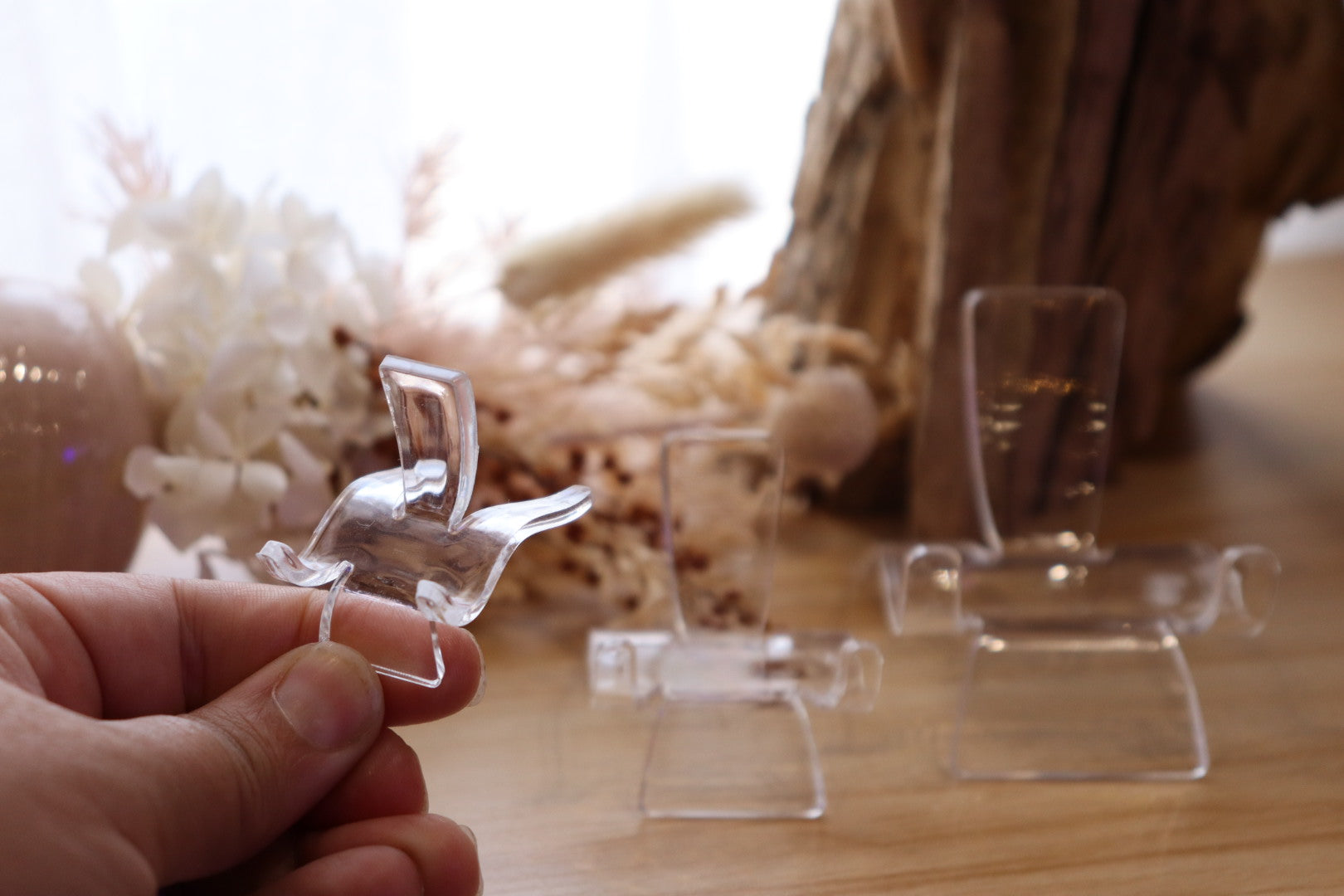 Acrylic Heart Stand | Small