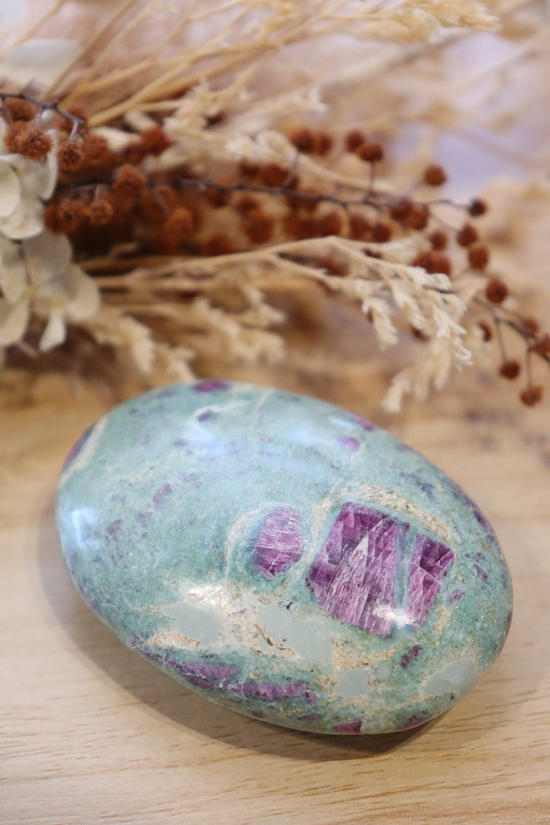 Ruby Fuchsite Palm | 90g – Temporla In Bloom