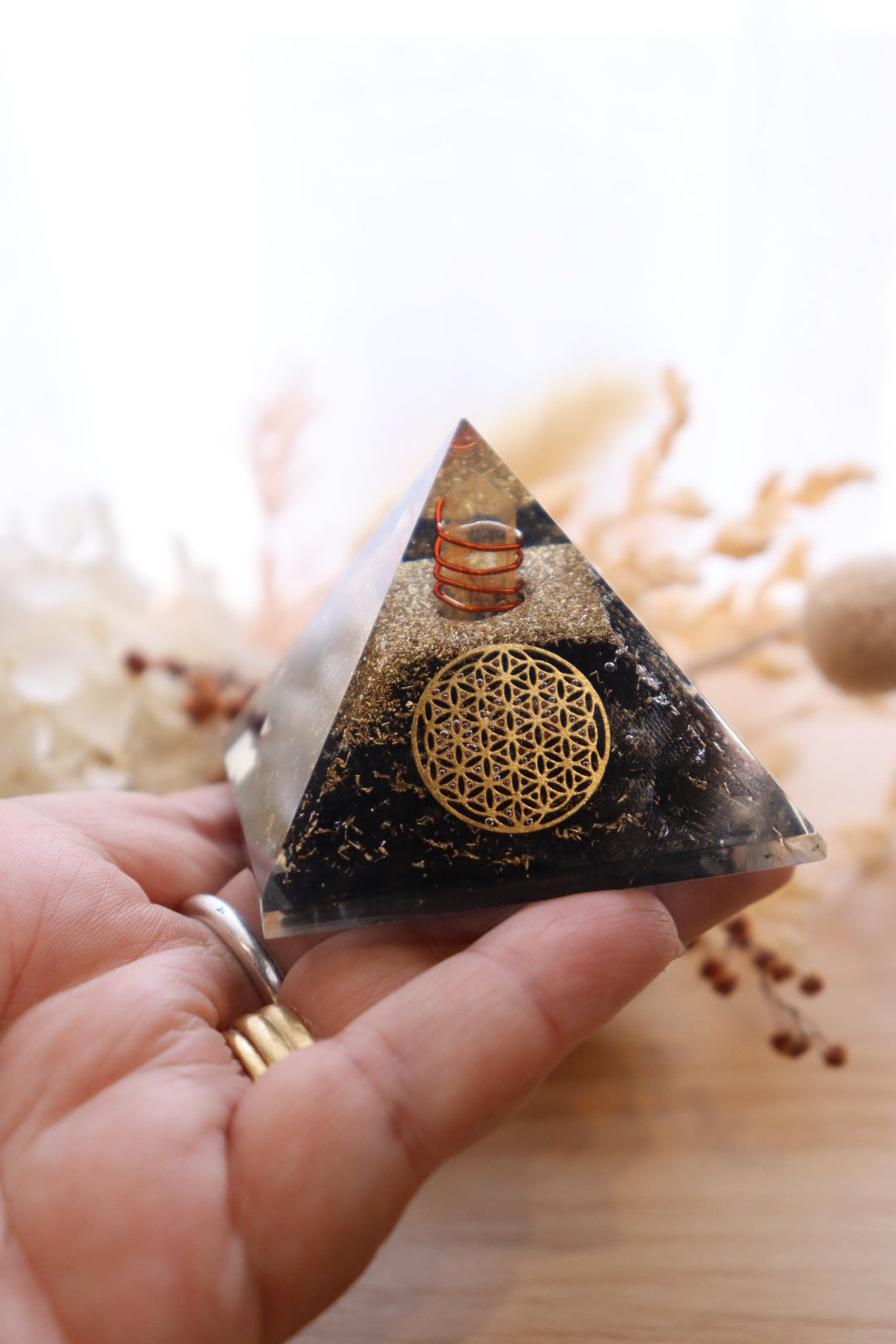Orgonite Pyramid | Shungite & Clear Quartz | Flower Grid Symbol