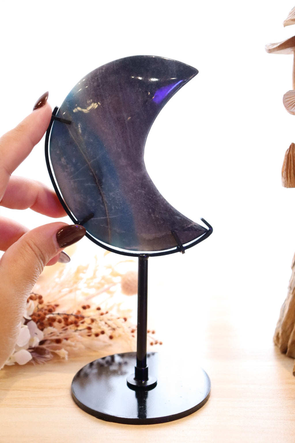 Trolleite Moon + Black Metal Stand | 363g