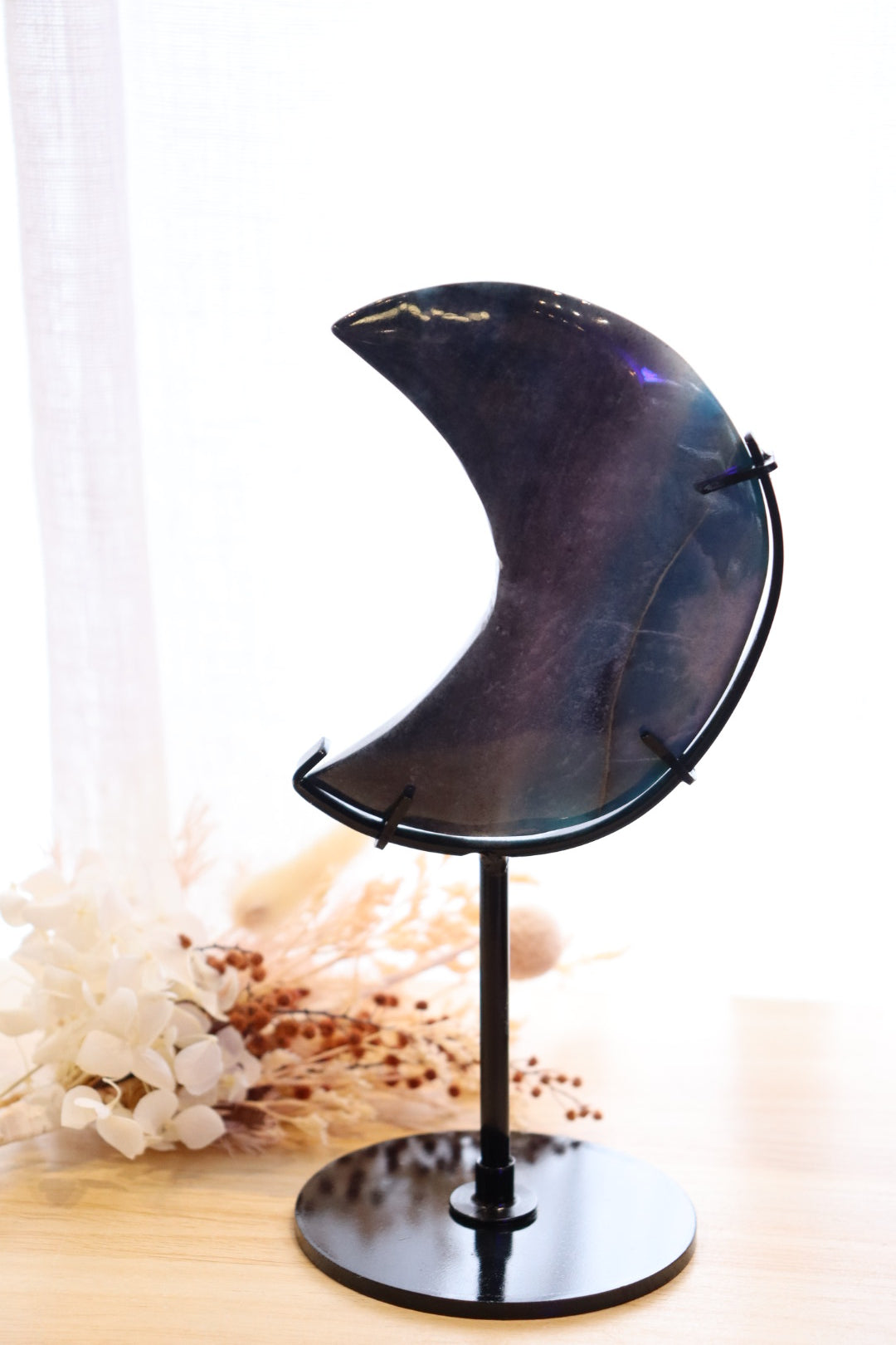 Trolleite Moon + Black Metal Stand | 363g
