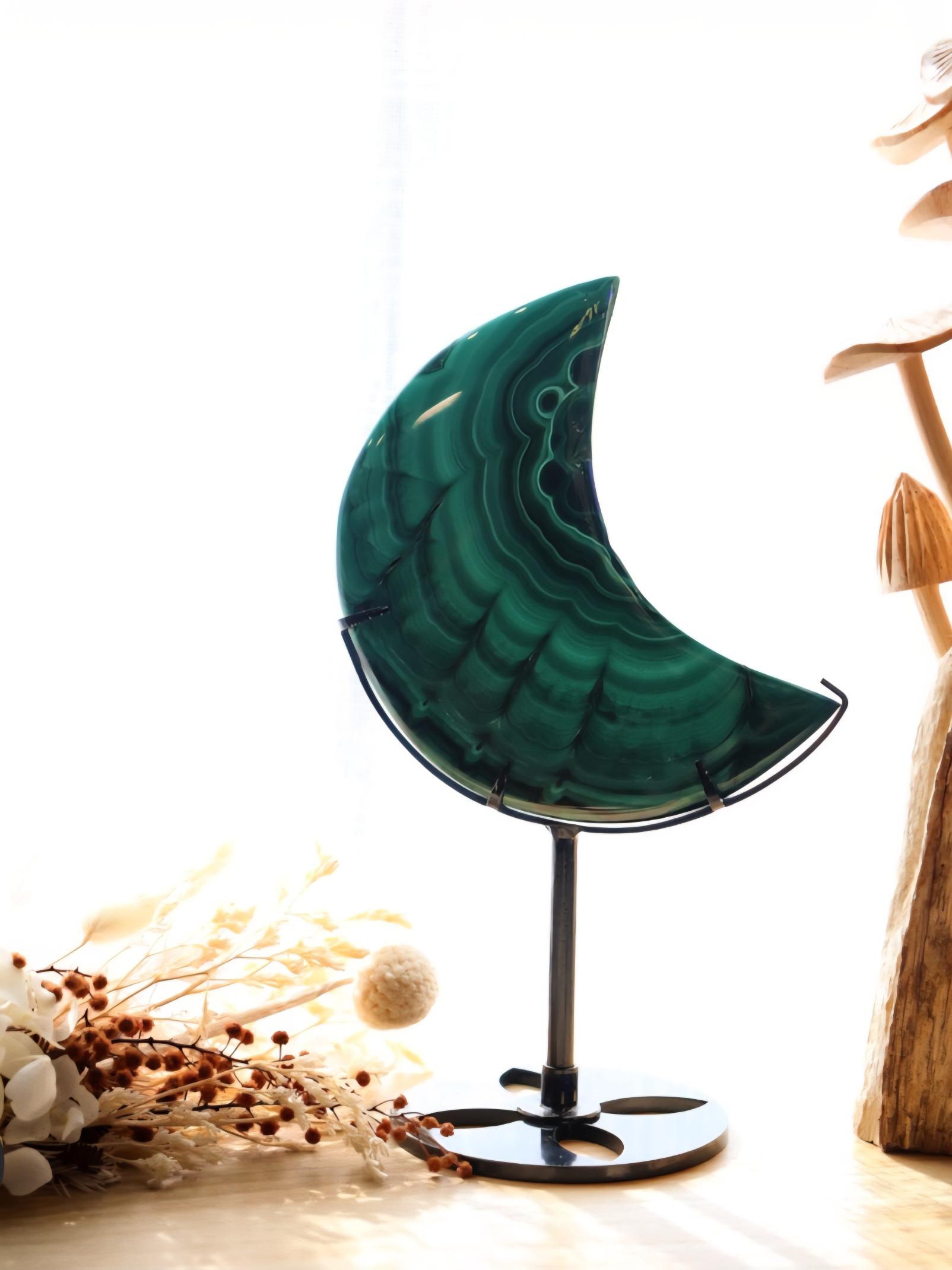 Malachite Moon + Black Metal Stand | 315g