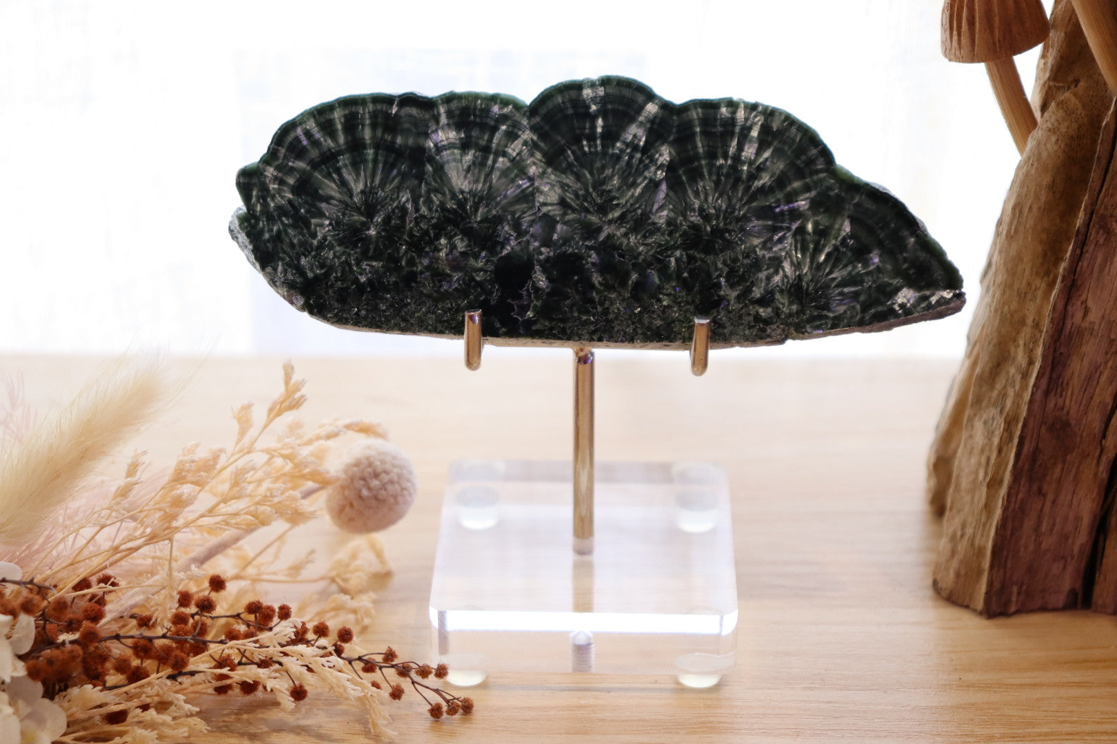 Seraphinite Slab + Stand | 122g