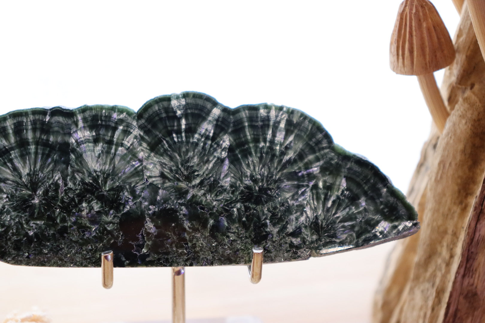 Seraphinite Slab + Stand | 122g