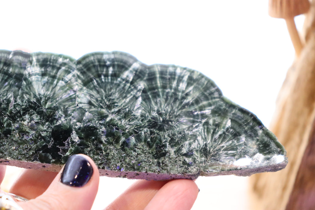 Seraphinite Slab + Stand | 122g