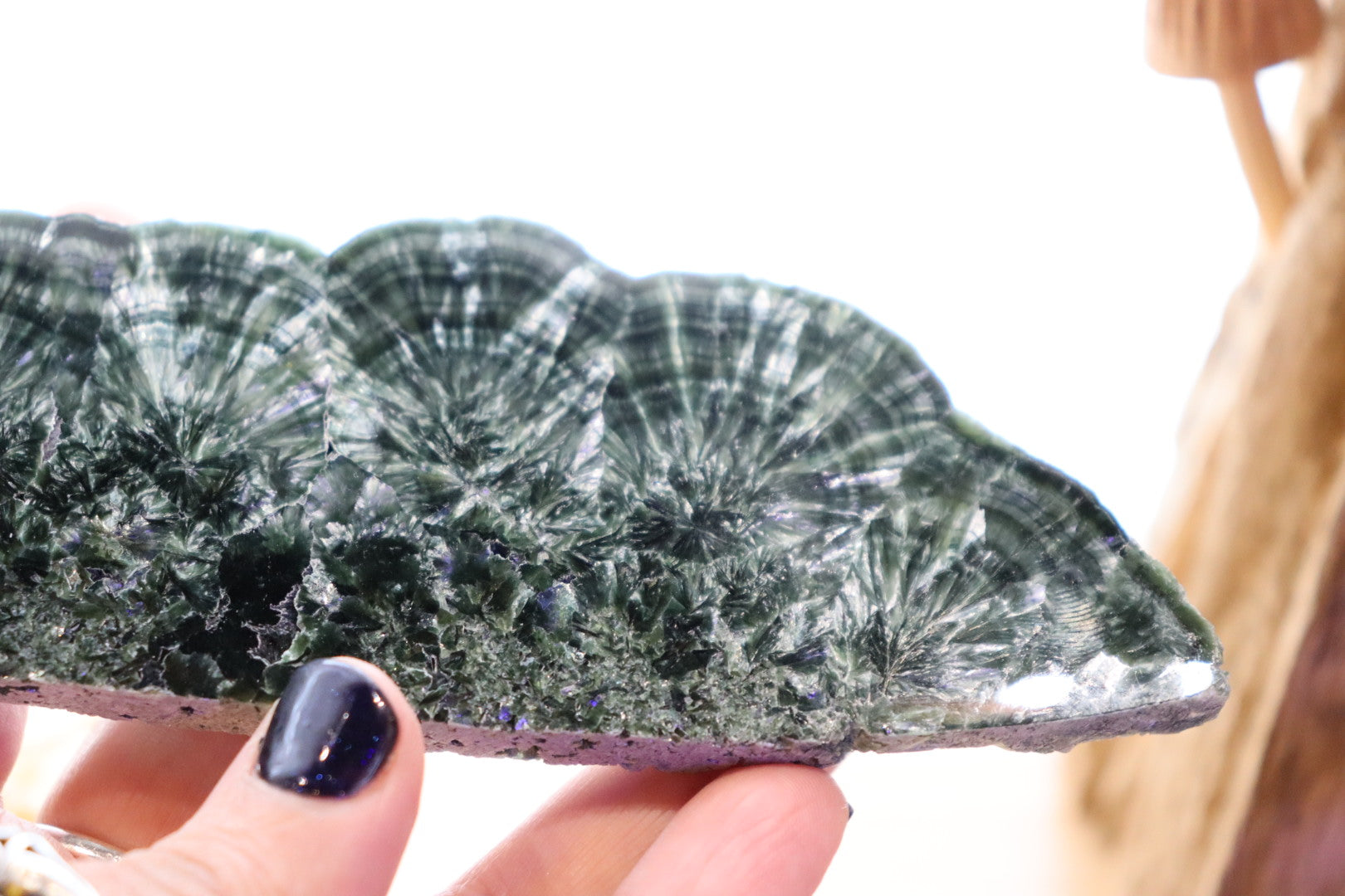 Seraphinite Slab + Stand | 122g