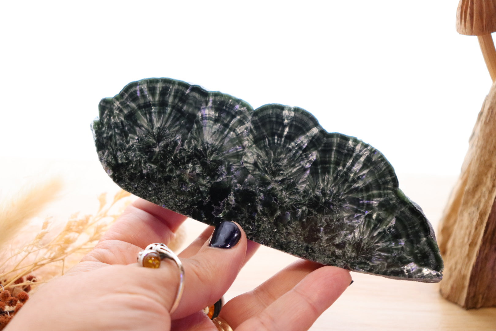 Seraphinite Slab + Stand | 122g
