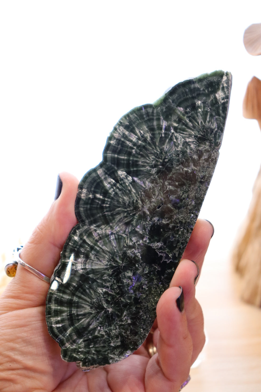 Seraphinite Slab + Stand | 122g