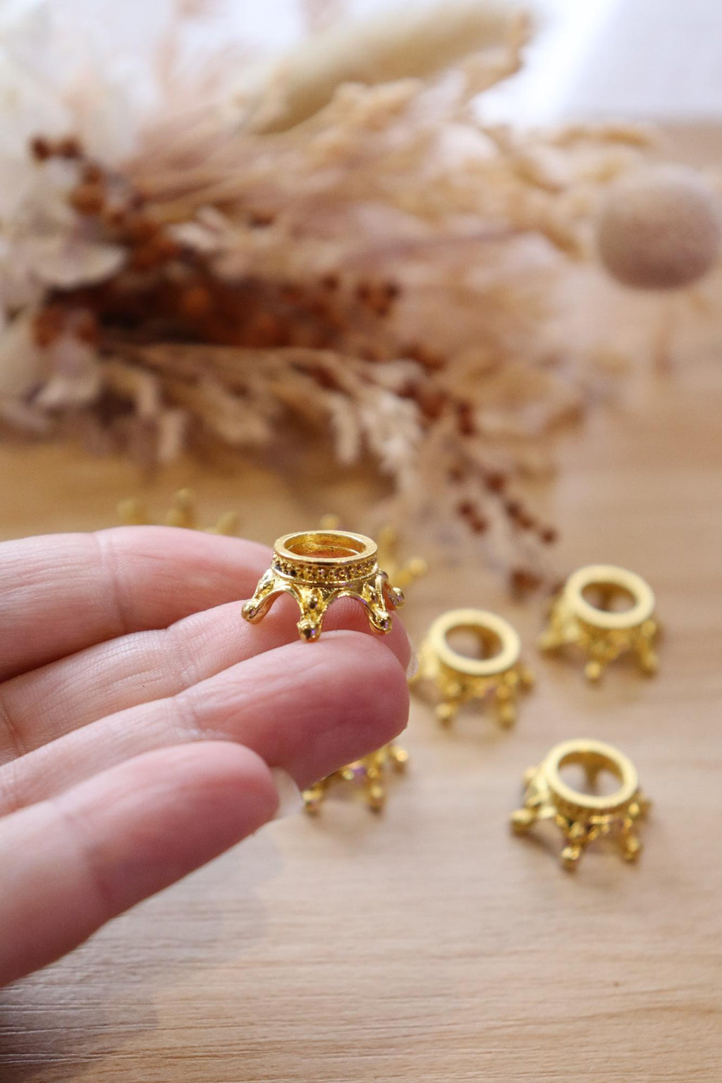 Mini Crown Sphere Stand | Gold