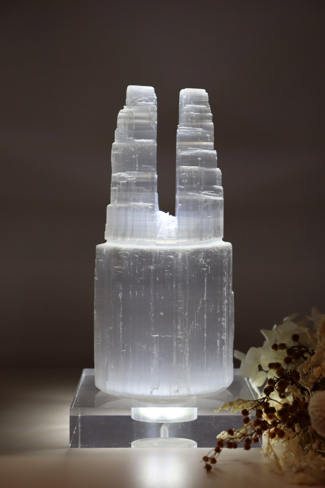 Selenite Twin Tower + Acrylic USB White Light