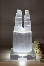 Selenite Twin Tower + Acrylic USB White Light