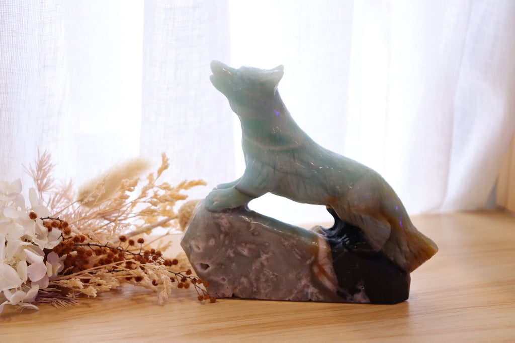 Caribbean Calcite Wolf Carving