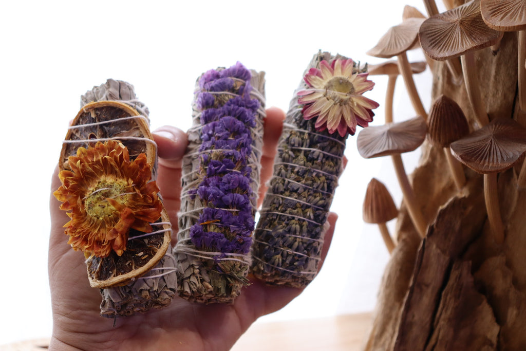 Floral White Sage Smudge Stick (10-12cm)