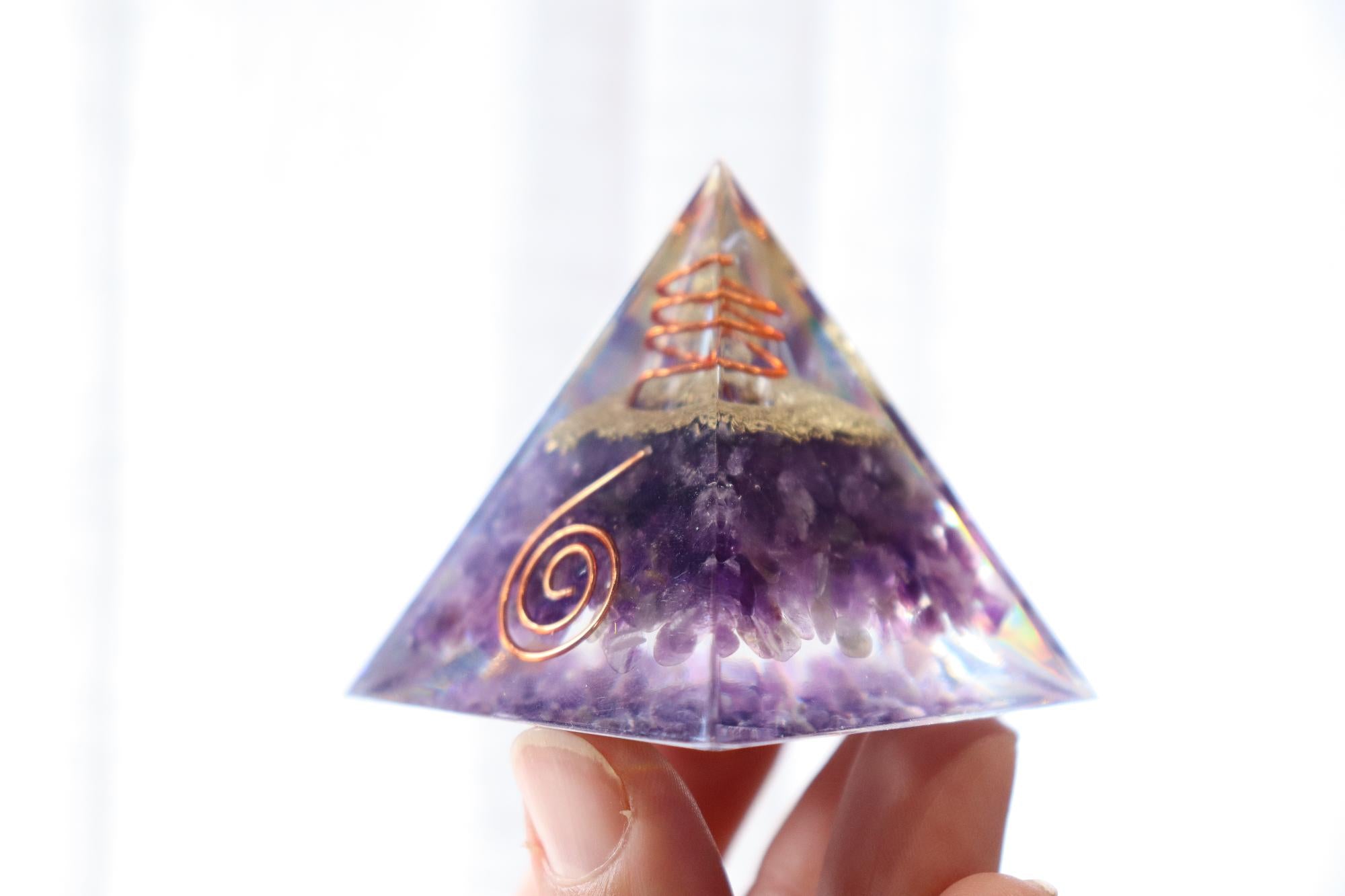 Orgonite Pyramid | Amethyst & Clear Quartz