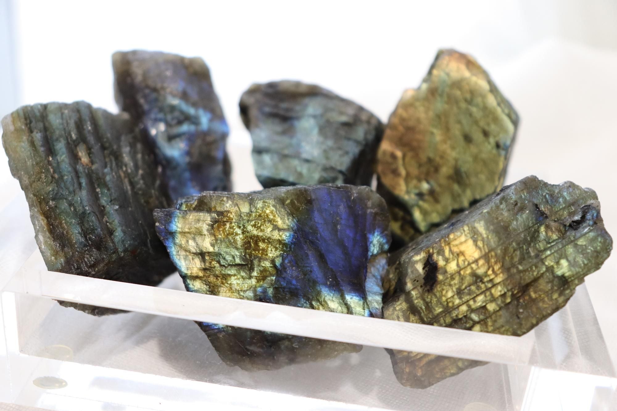 Labradorite Raw