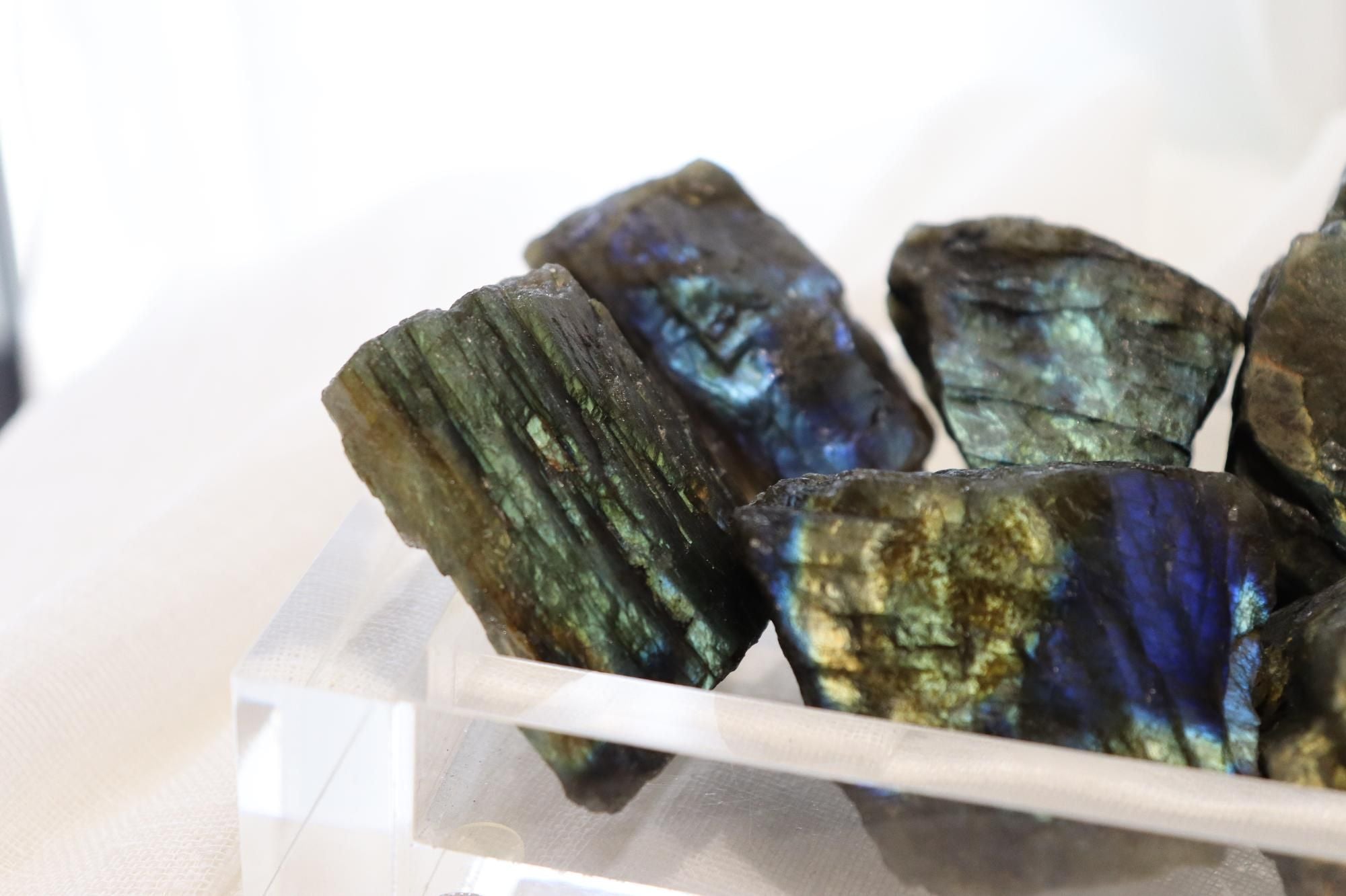 Labradorite Raw