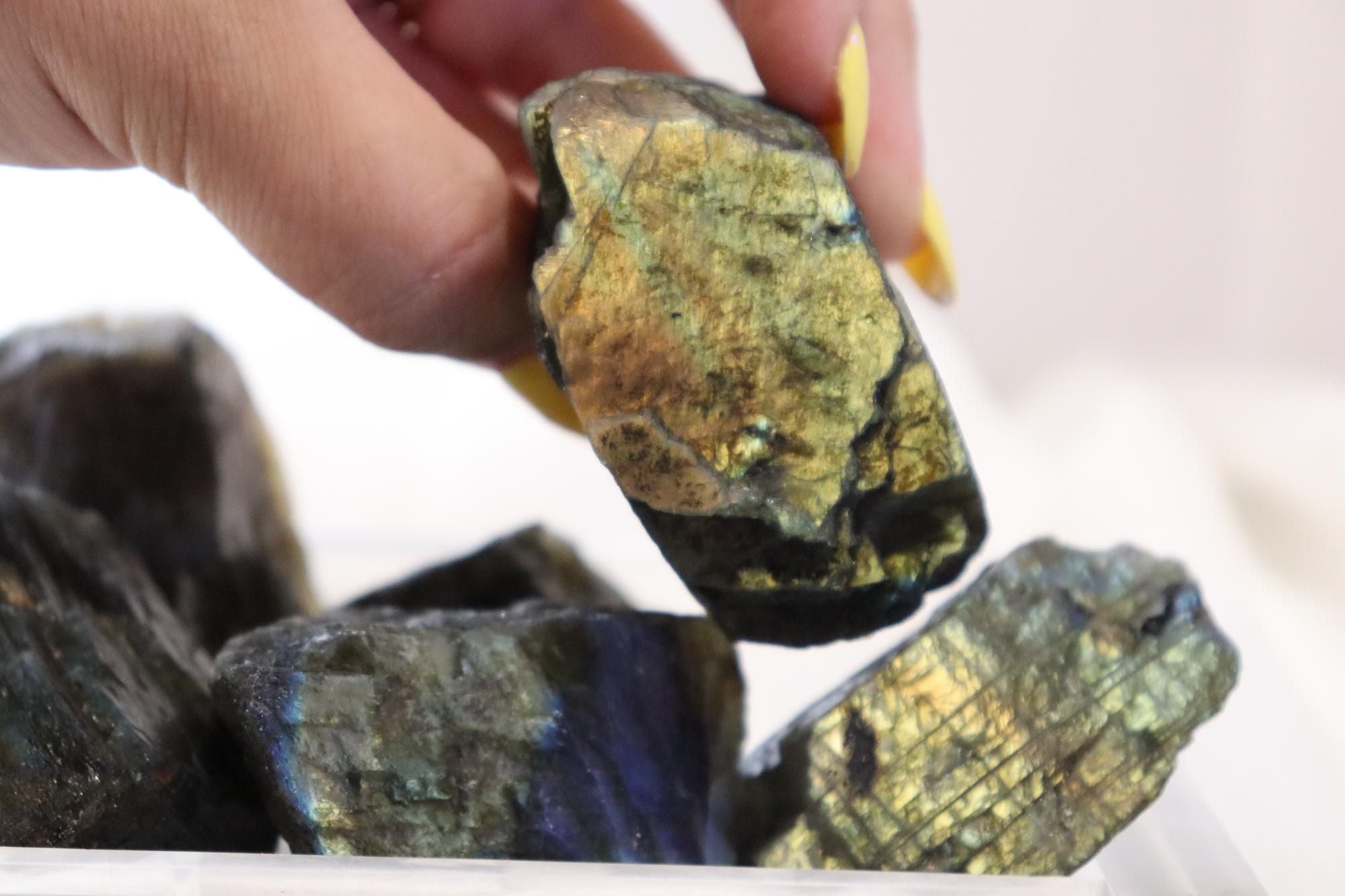 Labradorite Raw