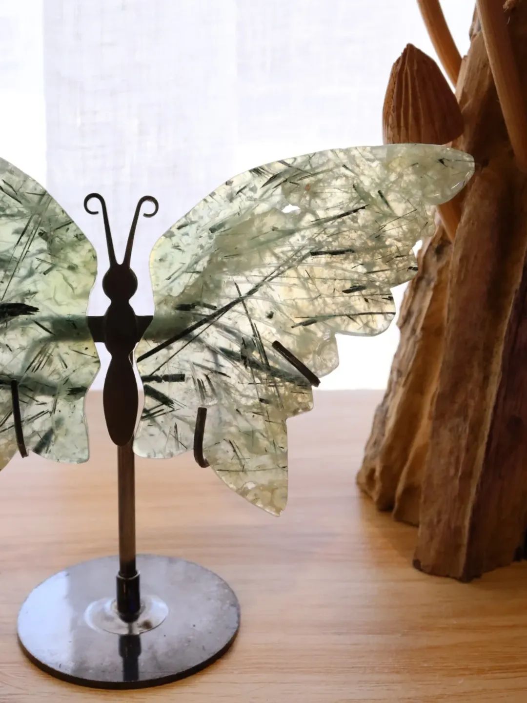 Prehnite Butterfly + Stand | 165g