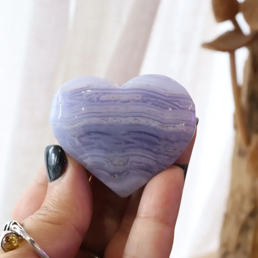 Blue Lace Agate Heart + Stand | 58g