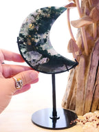 Moss Agate Moon + Black Metal Stand | 344g