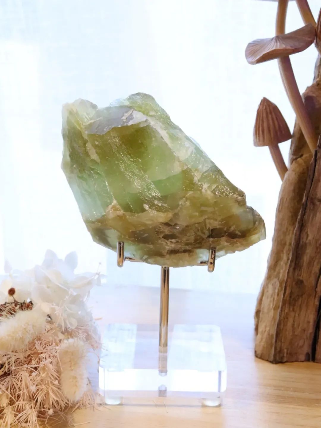 Green Calcite Raw + Stand