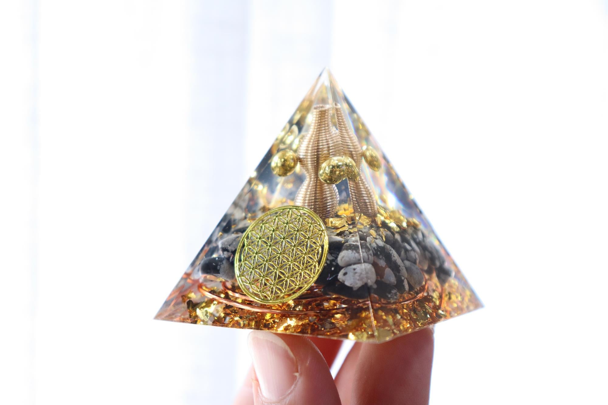 Orgonite Pyramid | Snowflake Obsidian