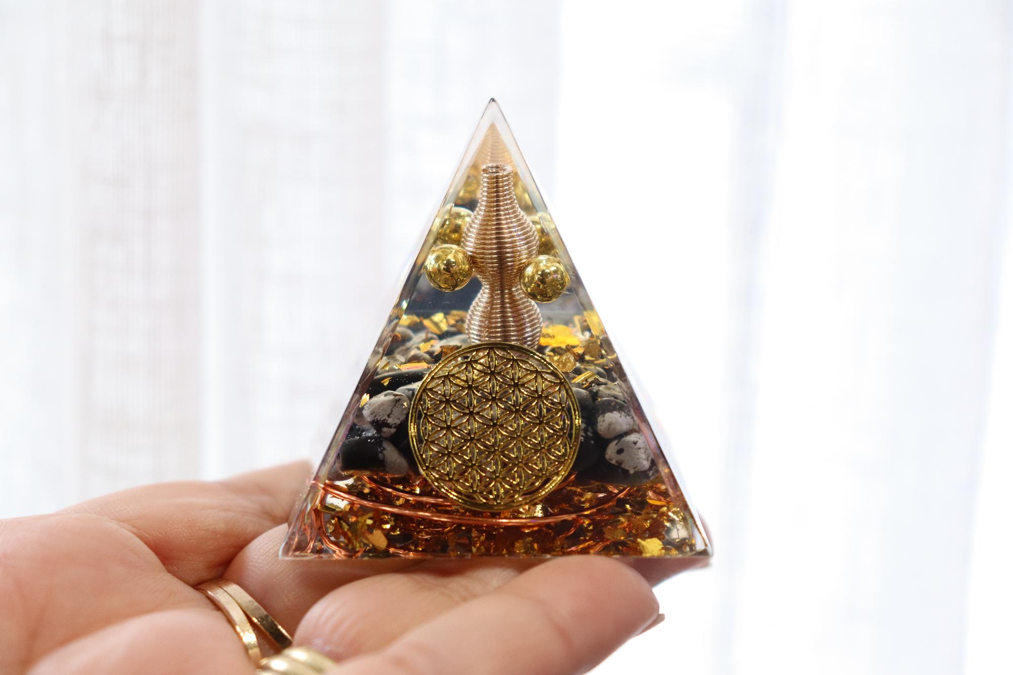 Orgonite Pyramid | Snowflake Obsidian