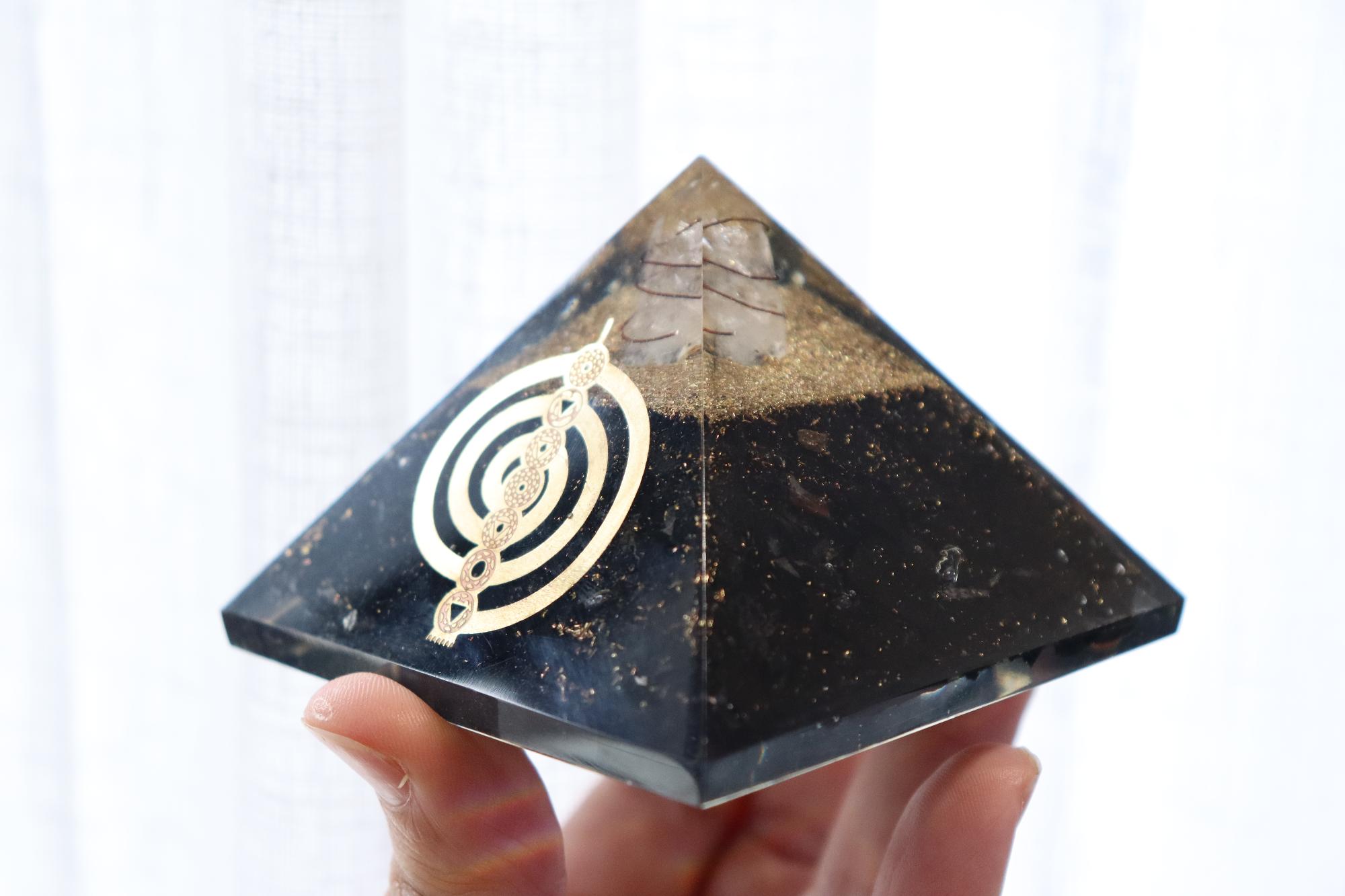 Orgonite Pyramid | Shungite & Clear Quartz | Chakra Symbol