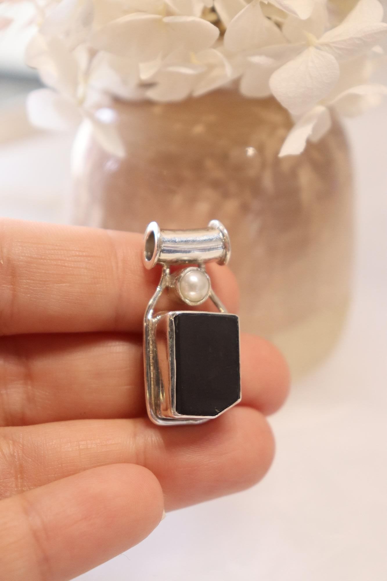 Shungite & Pearl Pendant