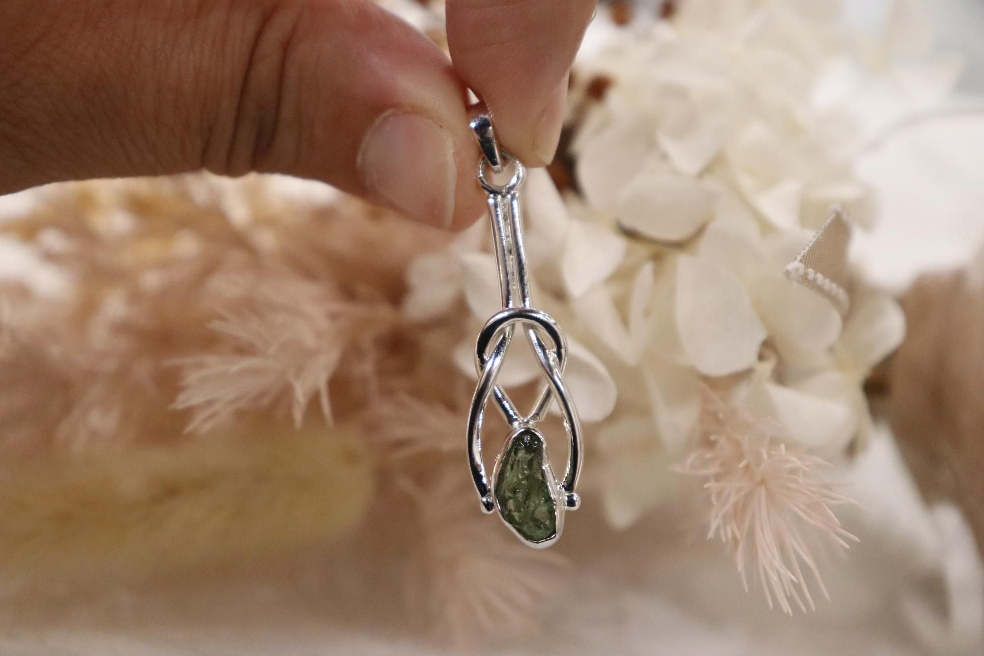 Moldavite Pendant | Knot 3.2g