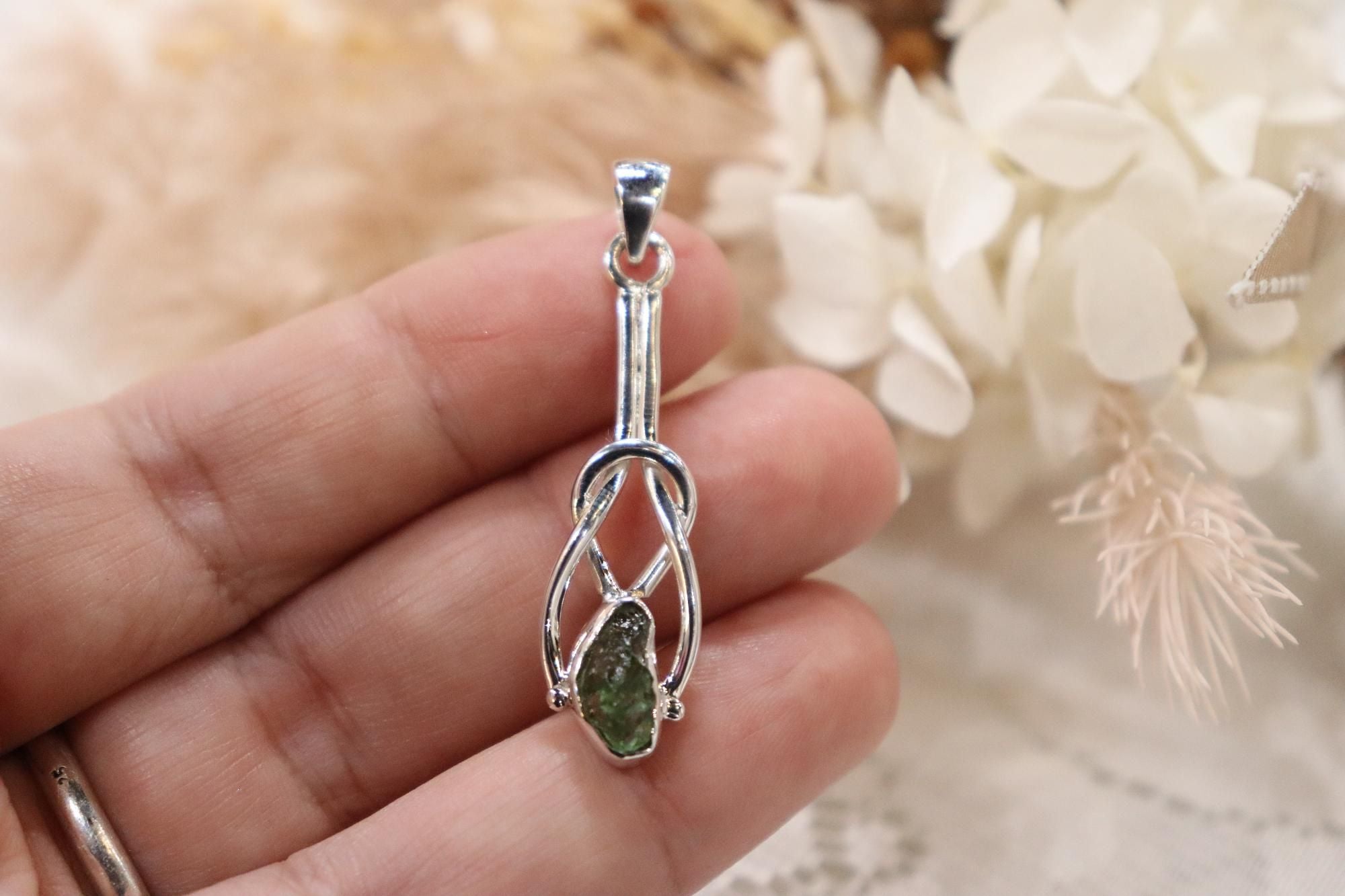Moldavite Pendant | Knot 3.2g